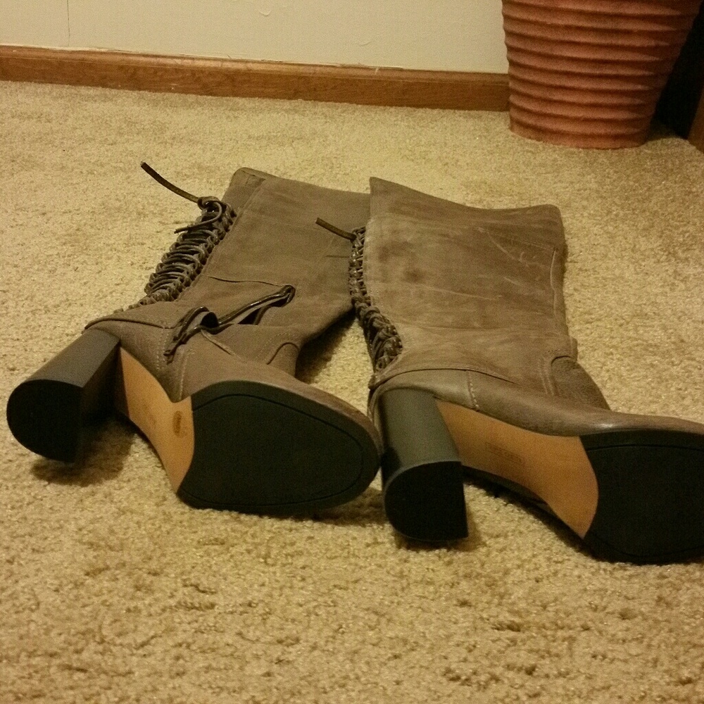 Vincent Camuto leather over the knee boots - Picture 4 of 4